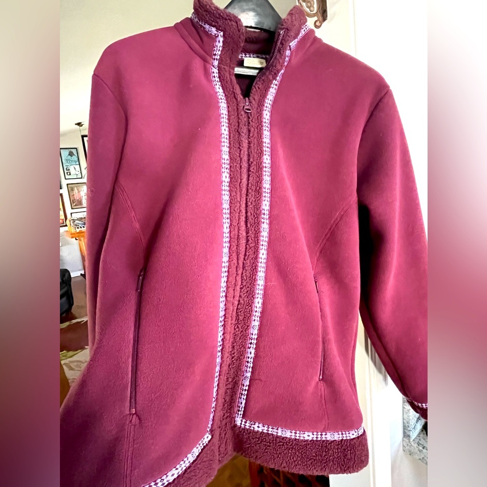 Women’s, Plumb Cabelas fleece jacket.